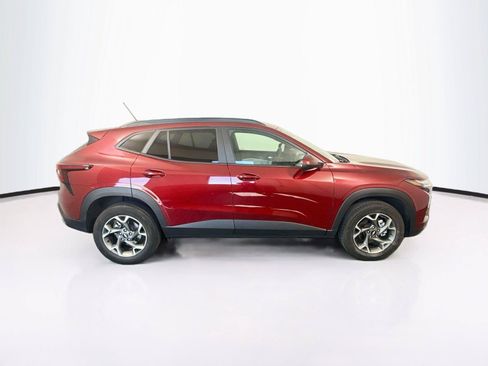 Used 2025 Chevrolet Trax LT FWD image 6