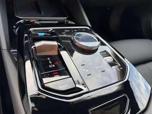 Certified 2025 BMW i5 xDrive40 w/ Premium Package image 15