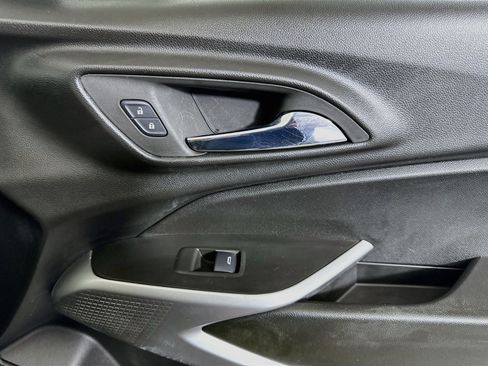 Used 2024 Chevrolet Trax LS FWD image 30