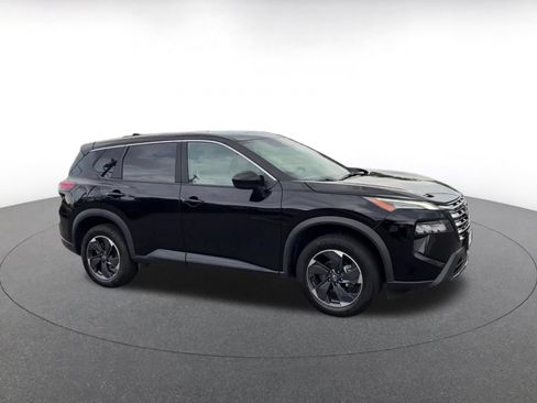 Used 2025 Nissan Rogue SV AWD/4WD image 2