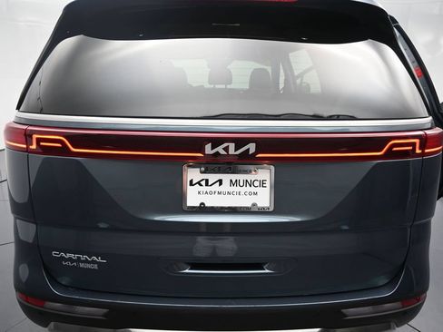 Used 2024 Kia Carnival SX Prestige FWD image 9