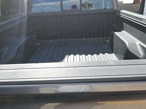 Used 2017 Toyota Tacoma SR5 image 4
