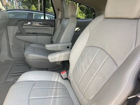 Used 2015 Buick Enclave Leather FWD image 11