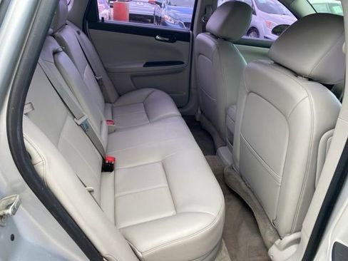 Used 2012 Chevrolet Impala LTZ FWD image 23
