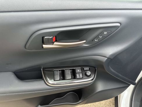 Used 2025 Toyota Crown Platinum image 19