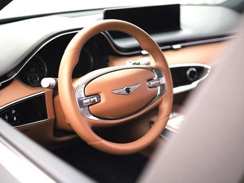 Used 2024 Genesis GV70 2.5T w/ Advanced Package image 12