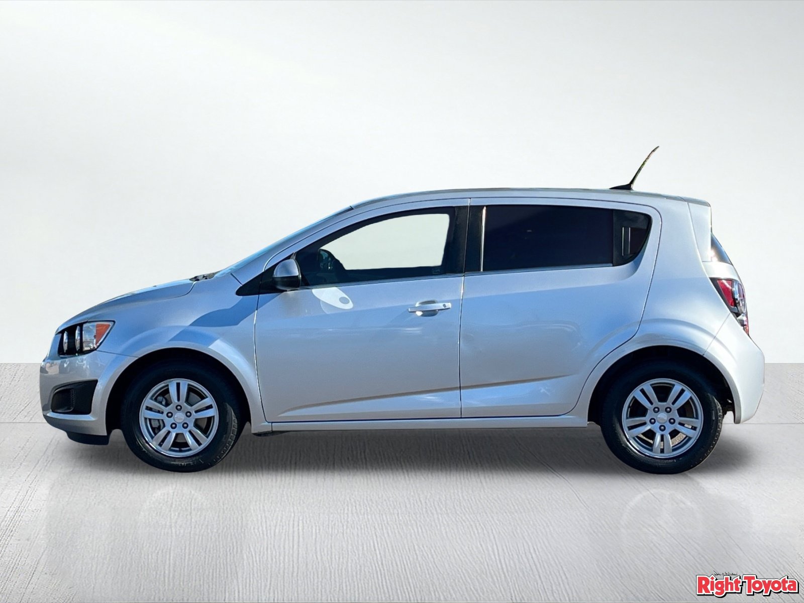 Used 2014 Chevrolet Sonic LT FWD image 3