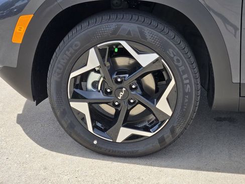 New 2026 Kia Seltos S FWD image 9
