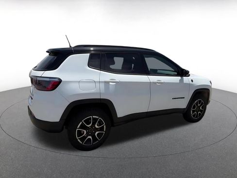 Used 2025 Jeep Compass Trailhawk w/ Trailer Tow Group AWD/4WD image 14