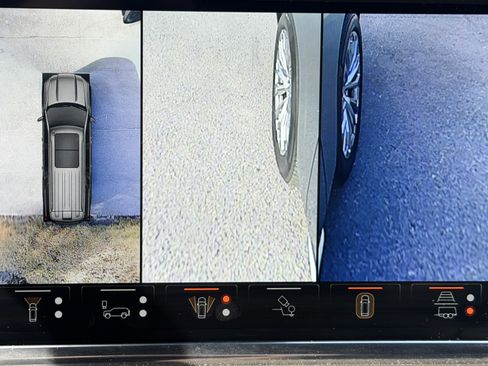 Used 2024 GMC Yukon XL Denali w/ Denali Reserve Package image 34