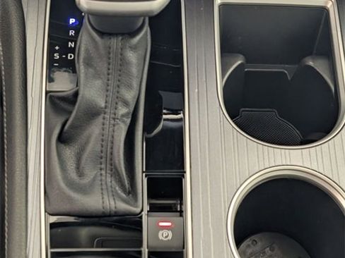 Used 2025 Toyota Sienna XLE image 22