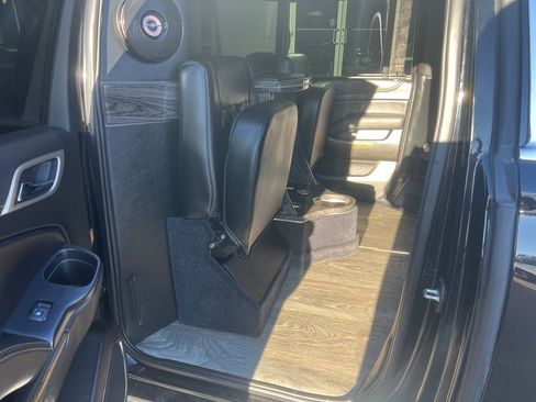 Used 2019 GMC Yukon XL Denali image 20