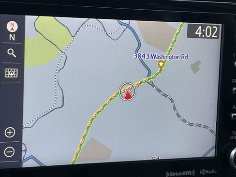 Used 2020 Toyota Highlander XLE image 23