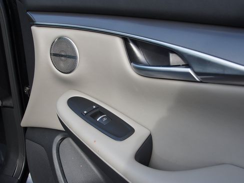 Used 2025 INFINITI QX50 Luxe AWD/4WD image 13