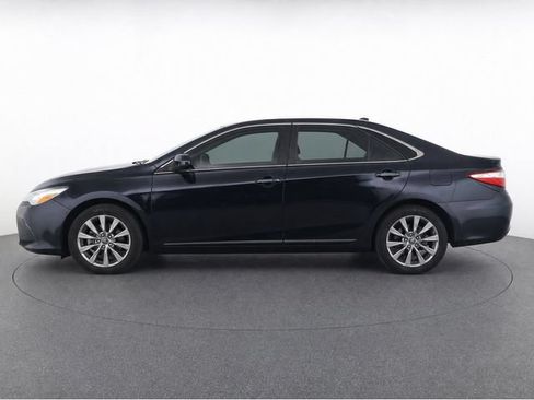 Used 2017 Toyota Camry XLE FWD image 4