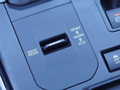 Used 2022 Toyota Highlander XLE image 35