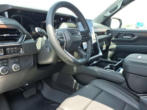 New 2026 GMC Yukon Denali w/ LPO, Floor Liner Package AWD/4WD image 18