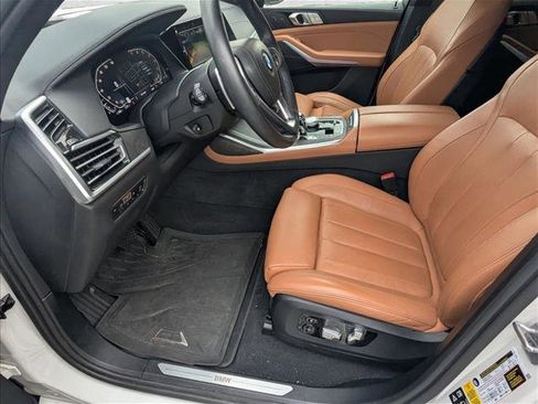 Used 2022 BMW X7 xDrive40i w/ Premium Package image 13