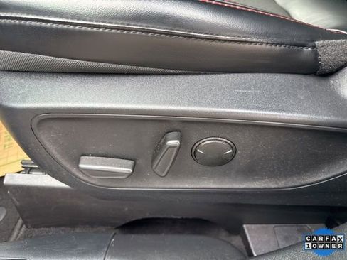 Certified 2025 Ford Escape ST-Line Select AWD/4WD image 18