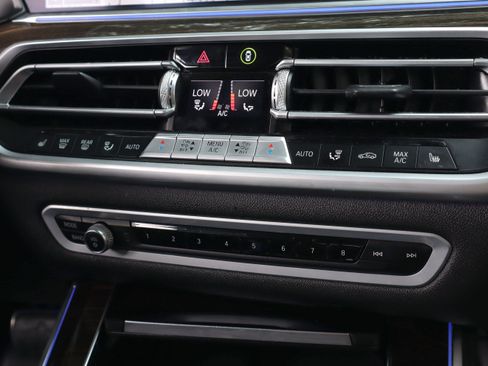 Used 2021 BMW X5 xDrive40i w/ M Sport Package AWD/4WD image 17