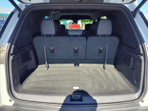 Certified 2026 Chevrolet Traverse LT FWD image 13