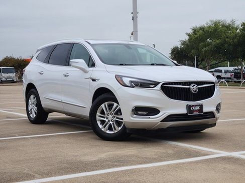 Used 2018 Buick Enclave Essence w/ Trailering Package image 2
