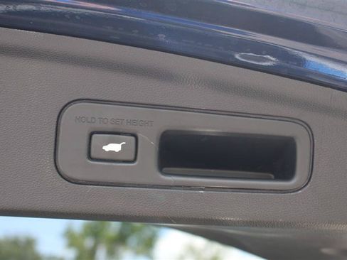 Used 2023 Acura MDX SH-AWD image 23