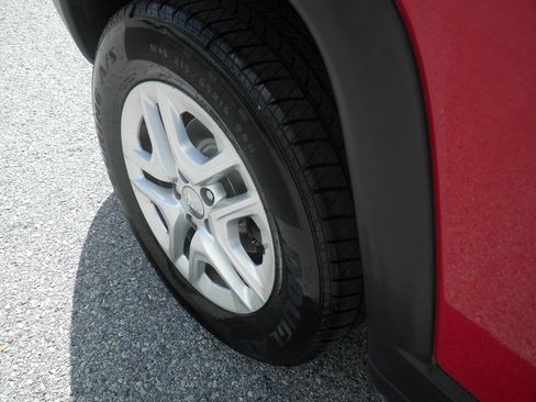 Used 2018 Jeep Compass Sport w/ Tech Group image 10