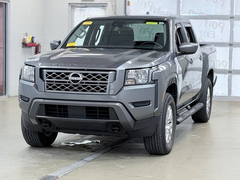 Used 2022 Nissan Frontier SV AWD/4WD image 3
