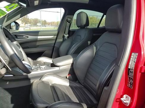 Used 2022 Alfa Romeo Stelvio Veloce image 10