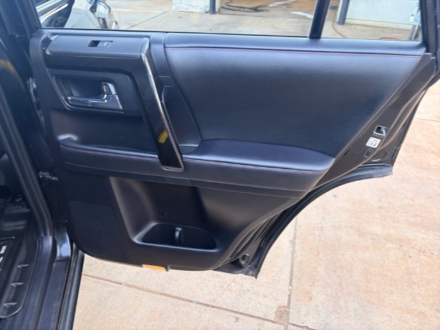 Used 2022 Toyota 4Runner TRD Off-Road AWD/4WD image 29