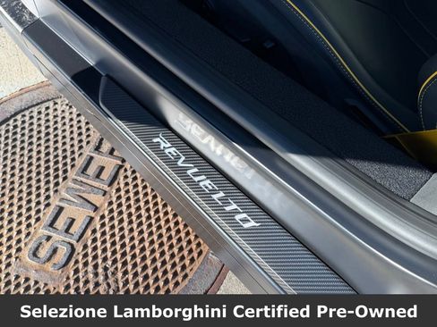 Used 2025 Lamborghini Revuelto AWD/4WD image 28