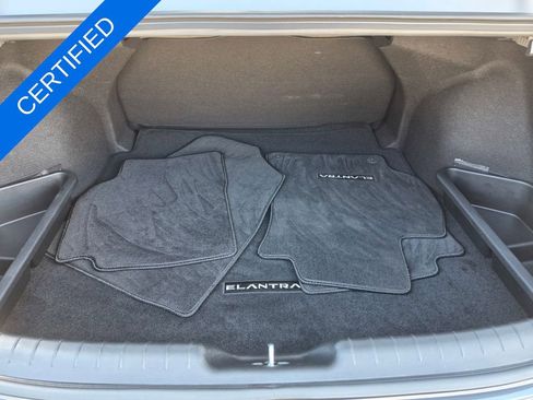 Used 2025 Hyundai Elantra SEL image 28