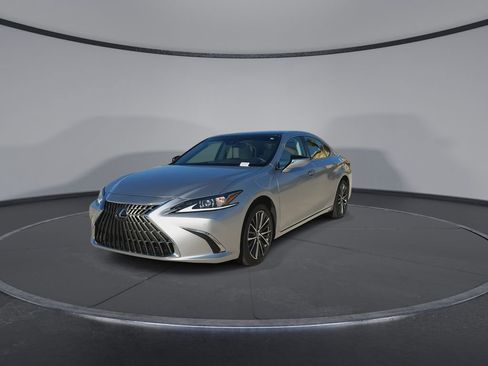 Used 2025 Lexus ES 350 w/ Premium Package FWD image 4