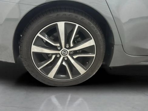Used 2021 Nissan Maxima 3.5 SV w/ Floor Mat Group FWD image 31