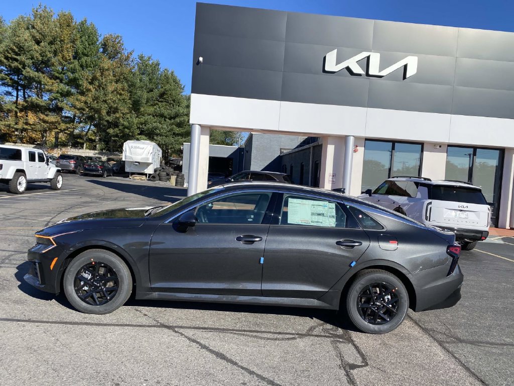 New 2027 Kia K5 LXS FWD image 2