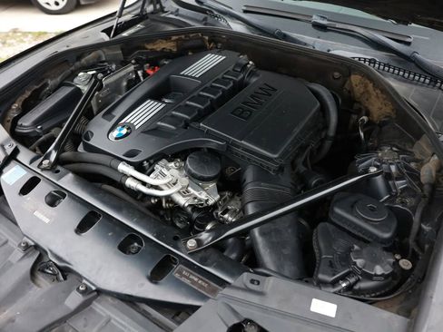 Used 2011 BMW 740i image 48