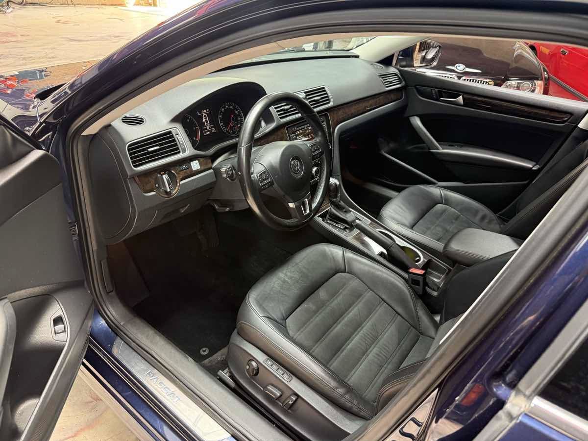 Used 2014 Volkswagen Passat TDI SEL Premium FWD image 7