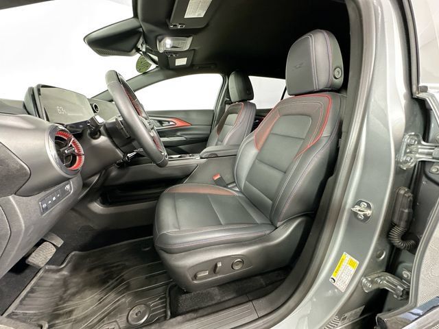 Used 2024 Chevrolet Equinox EV RS FWD image 17
