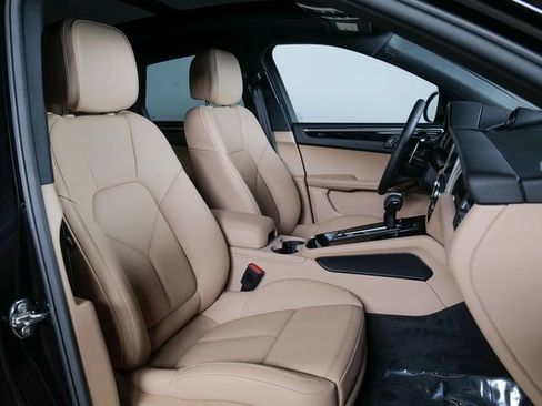 New 2026 Porsche Macan AWD/4WD image 11