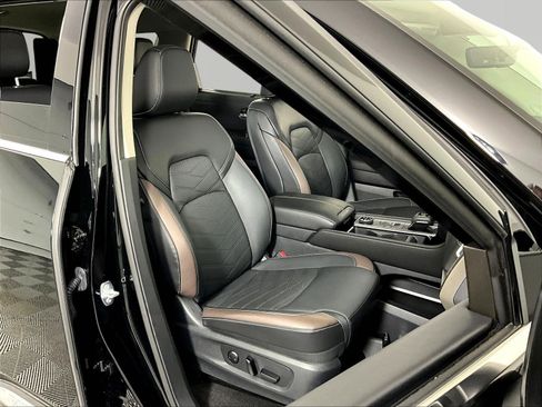 Certified 2024 Nissan Pathfinder Platinum AWD/4WD image 30
