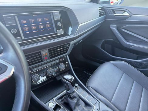 Certified 2022 Volkswagen Jetta SE FWD image 20