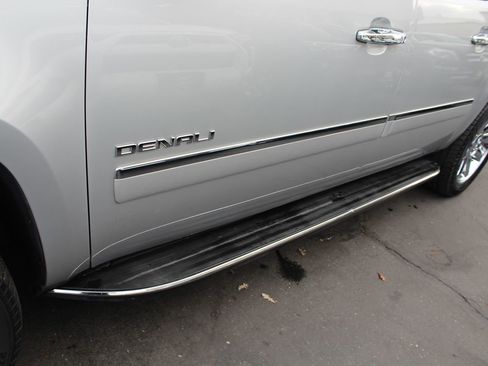 Used 2014 GMC Yukon XL Denali image 12