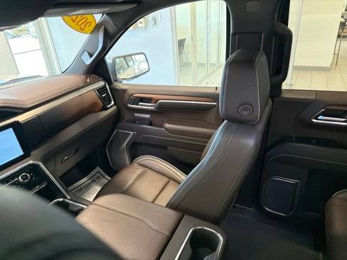 Used 2023 GMC Sierra 1500 Denali w/ Denali Reserve Package AWD/4WD image 36