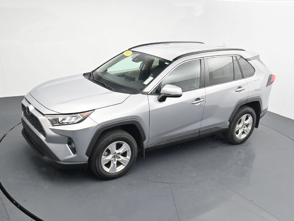 Used 2021 Toyota RAV4 XLE AWD/4WD image 30