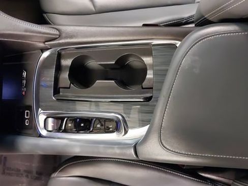 Used 2024 Buick Enclave Premium AWD/4WD image 24