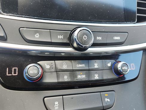Used 2018 Buick LaCrosse Essence FWD image 16