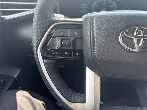 Used 2024 Toyota Tundra Platinum AWD/4WD image 19