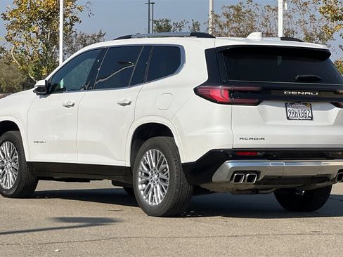 Used 2025 GMC Acadia Denali image 7
