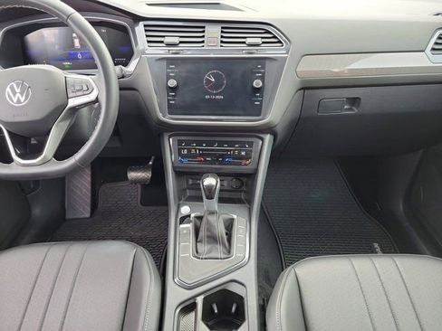 Certified 2024 Volkswagen Tiguan SE image 5